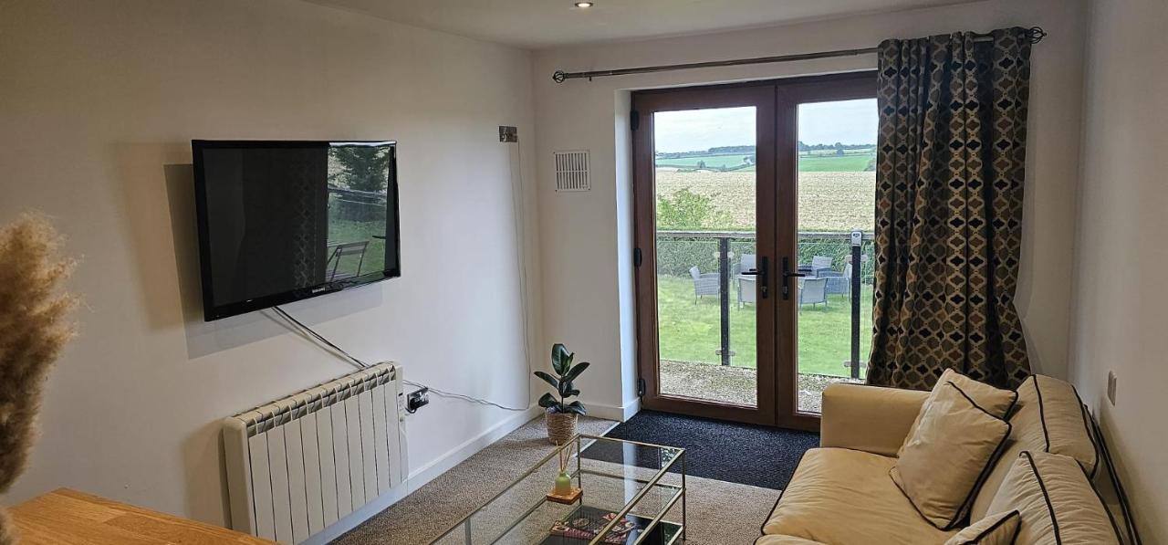 Modern Peaceful Open Plan 1-bed Rutland *